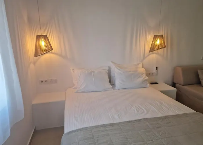 Ilias Place 3* Chora